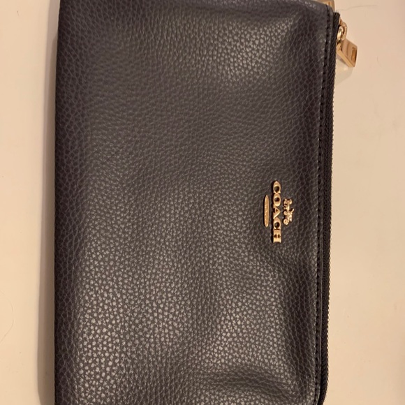 Coach Handbags - Coach wristlet Coach Handbags - Coach wristlet